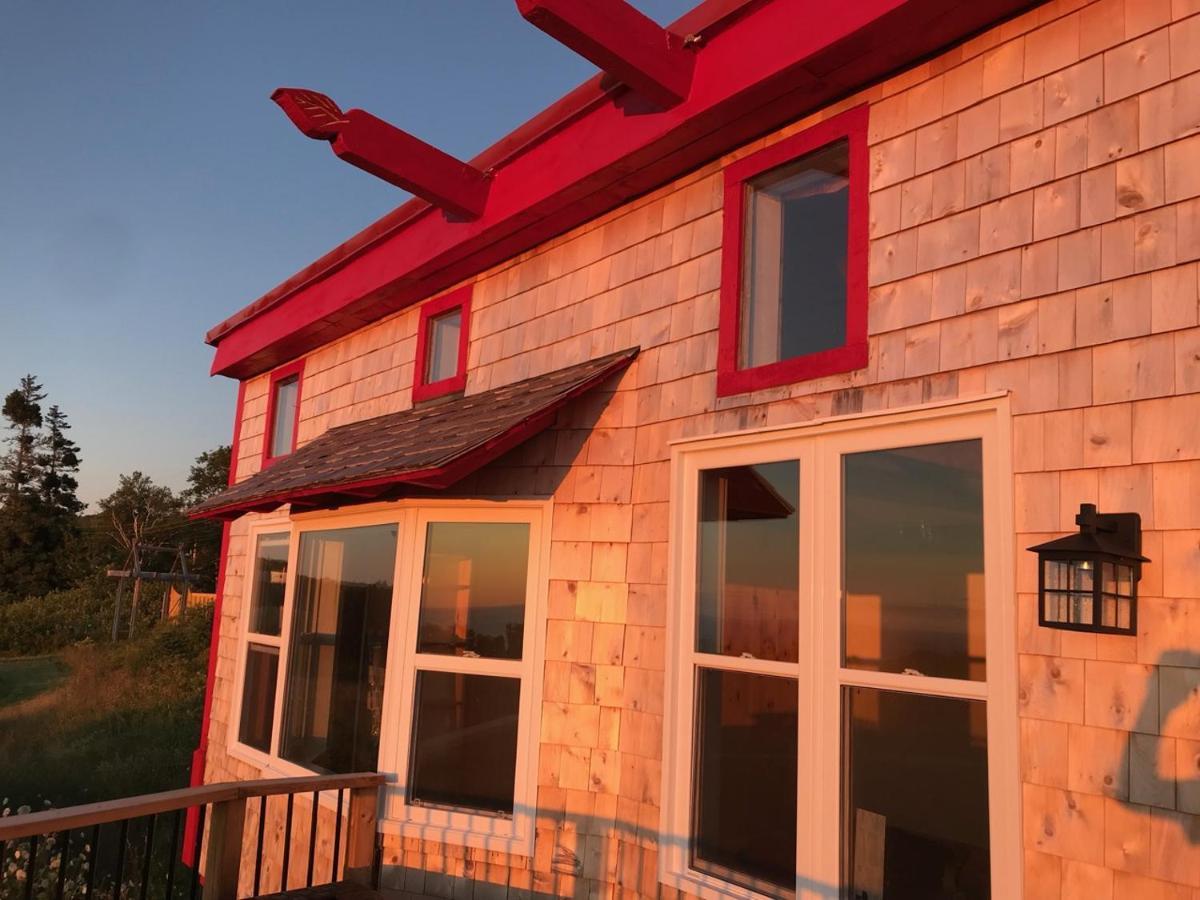 Maregold Centre - Juniper Cabin And Rose Cabin Victoria Beach Exterior photo